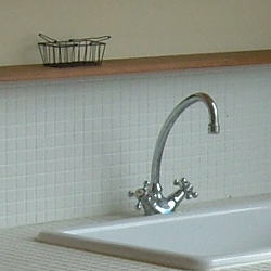 ���R�f�ނ̵��ް���݁E���ް�Ƌ�@�O�d���鎭�s�yCalmfurniture �ߓ��Ƌ�z�߲ݍނ̉����L�b�`��